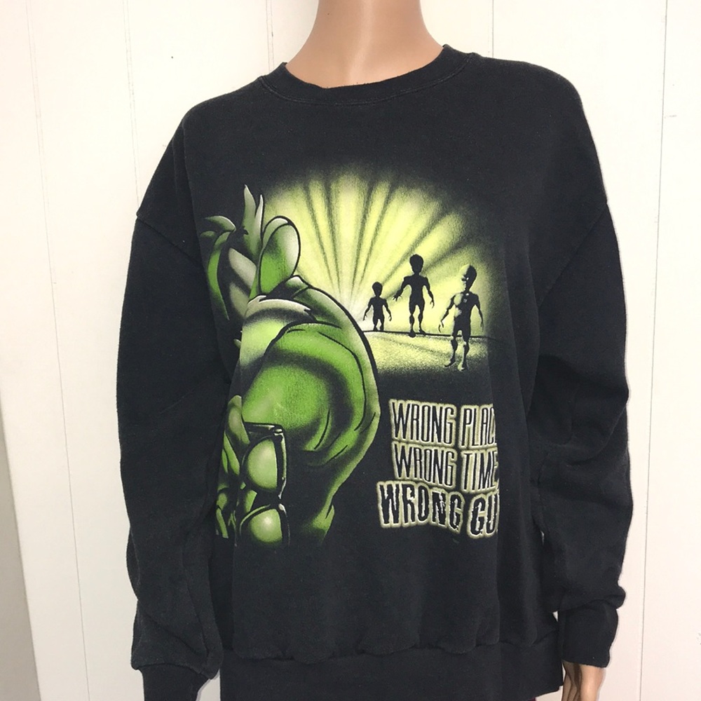 Vintage Looney Tunes pullover size Medium?